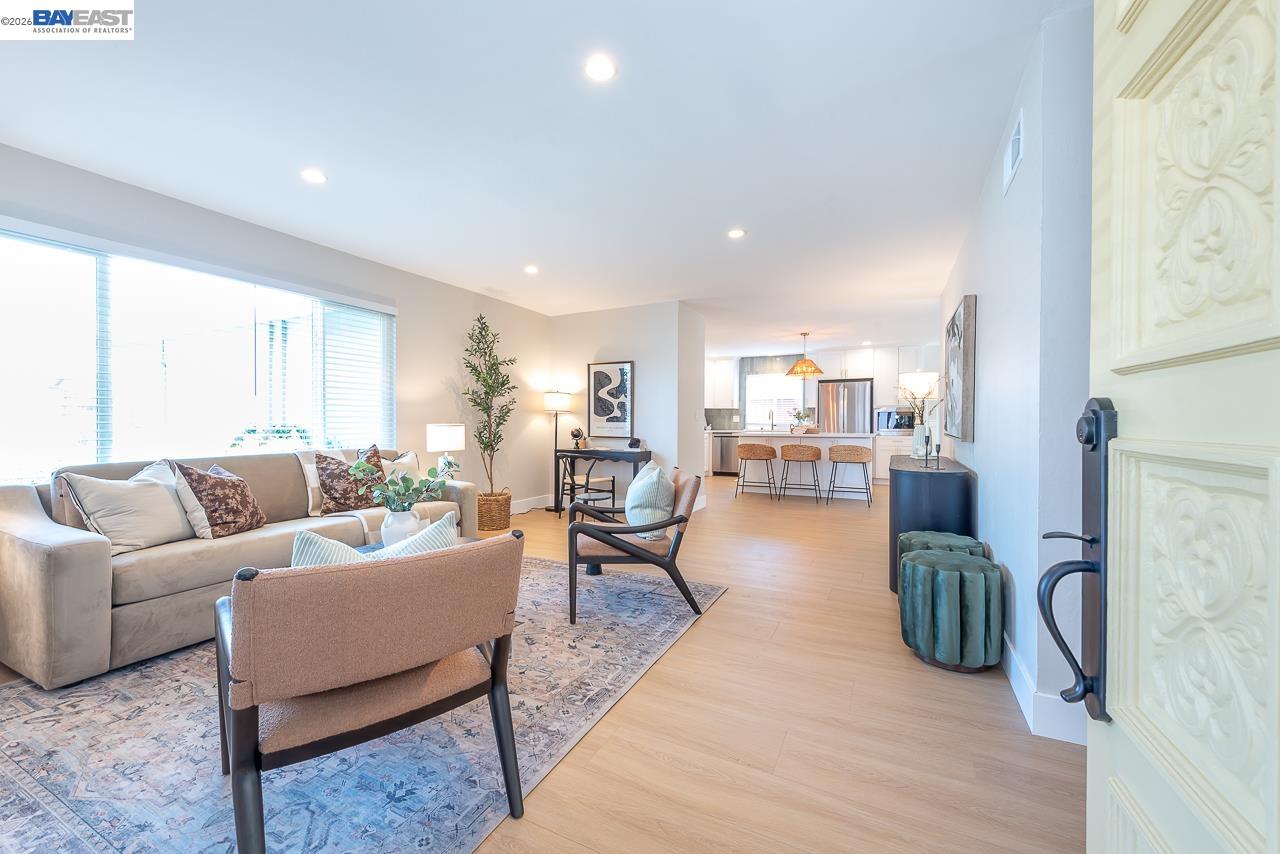 4339 Queensboro Way