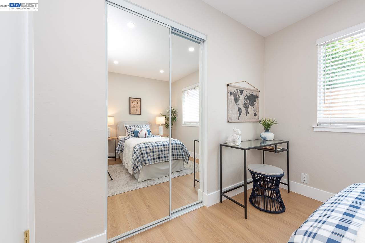 4339 Queensboro Way
