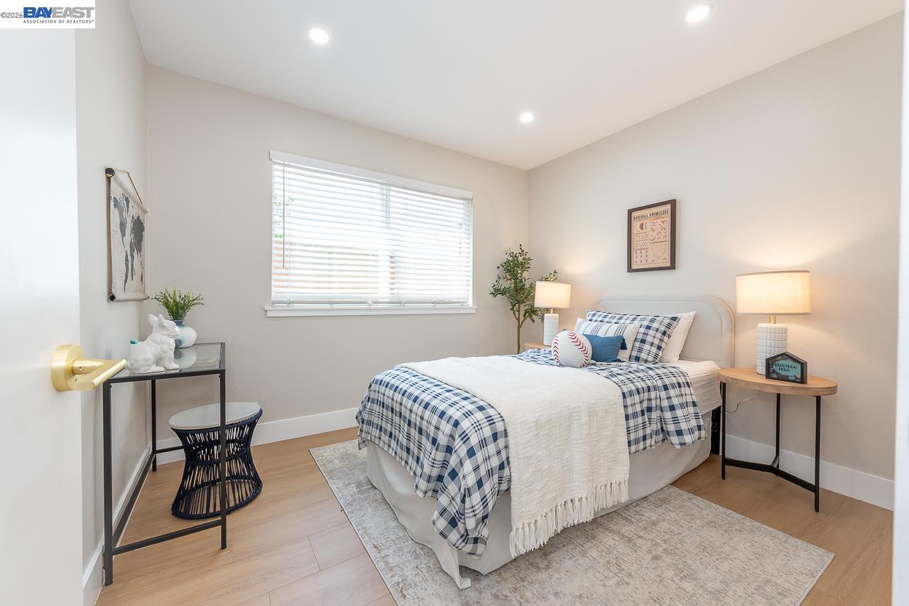 4339 Queensboro Way