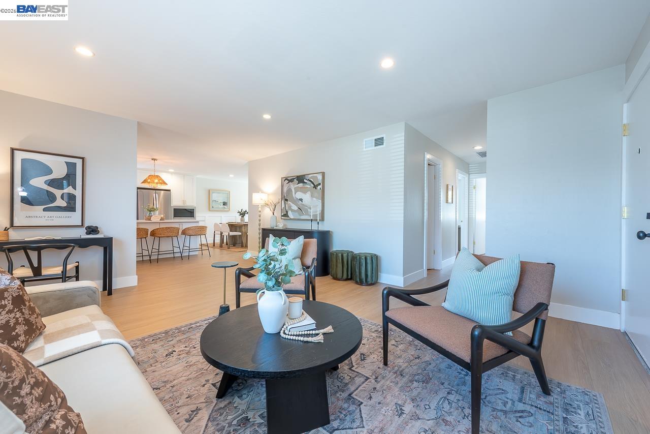 4339 Queensboro Way