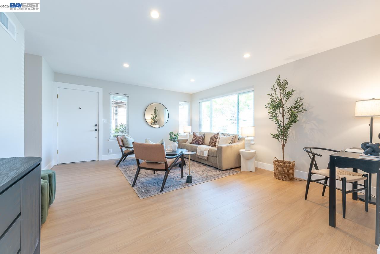 4339 Queensboro Way