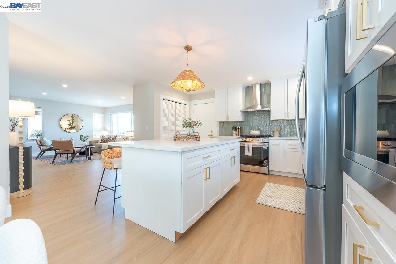 4339 Queensboro Way