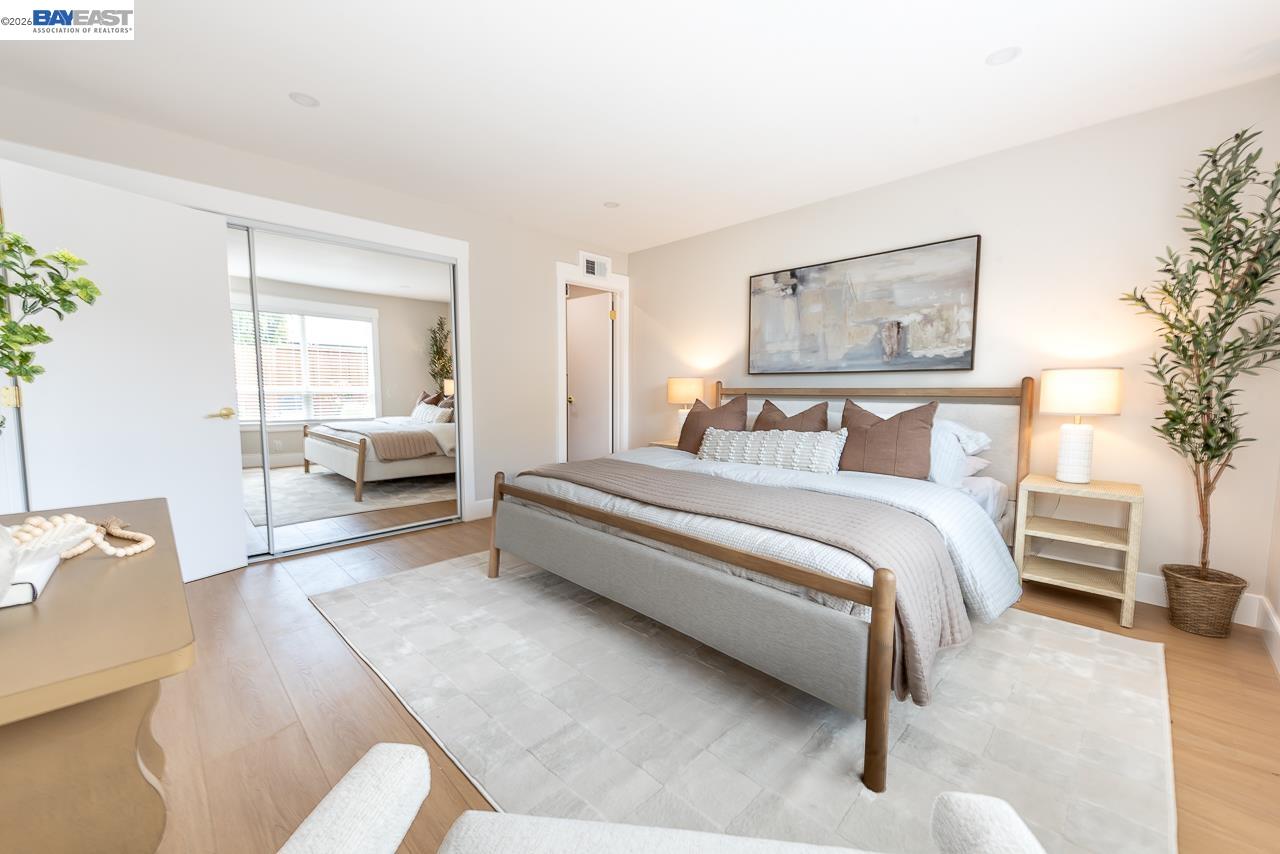 4339 Queensboro Way
