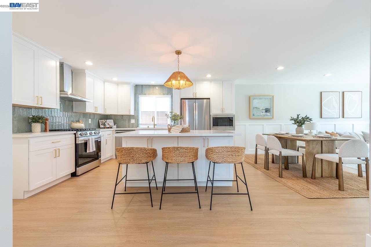 4339 Queensboro Way