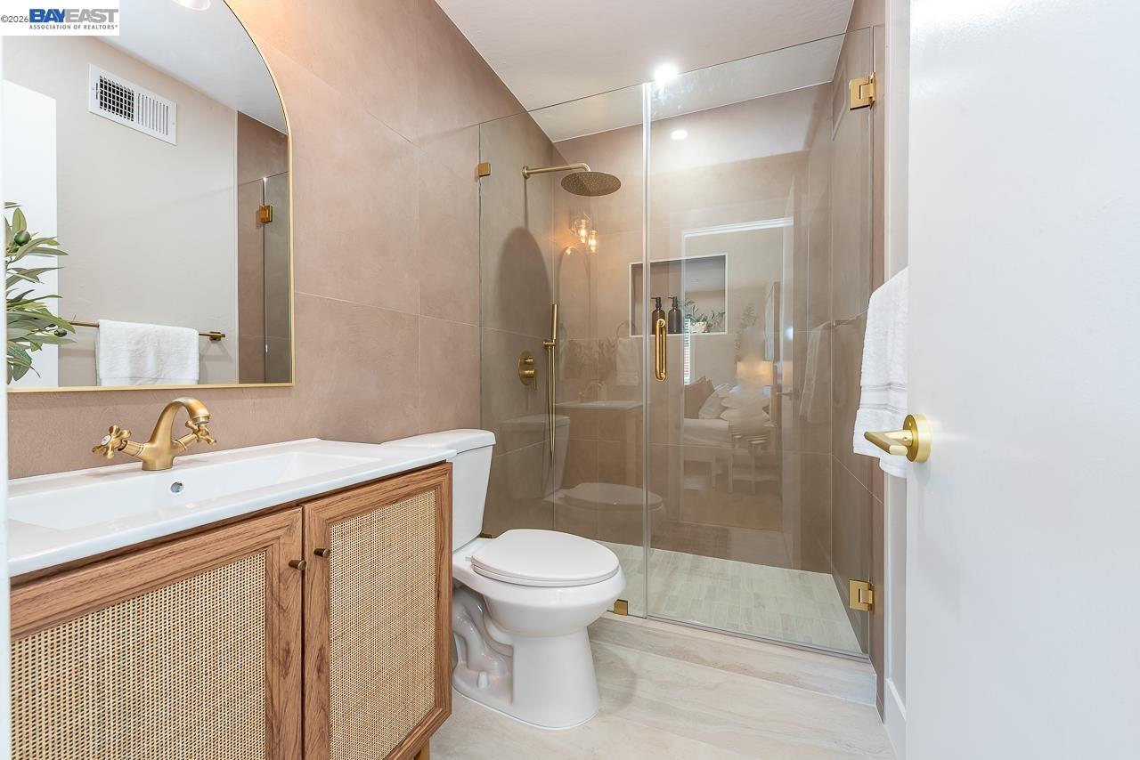 4339 Queensboro Way
