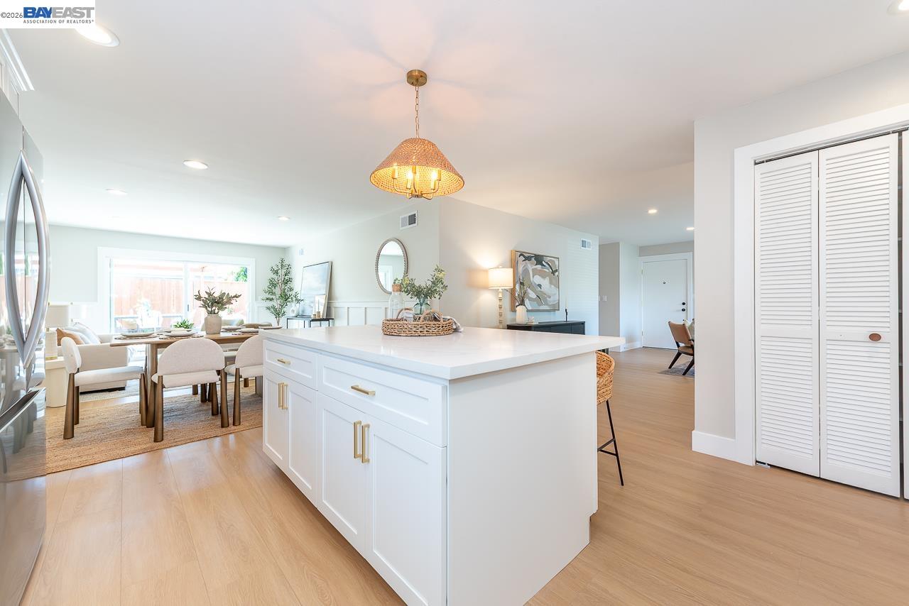4339 Queensboro Way