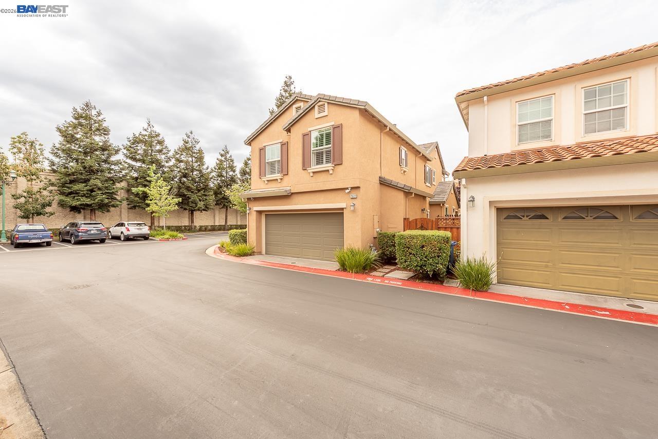 2527 Coldstream Way
