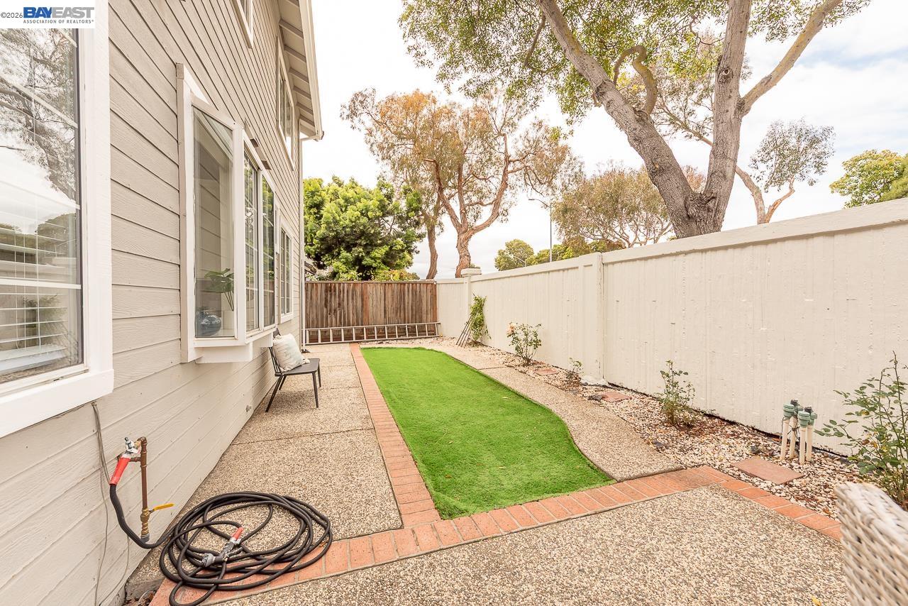 4780 Cabello St