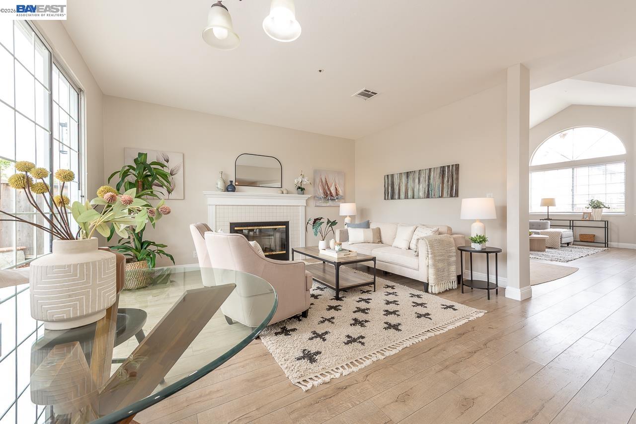 4780 Cabello St