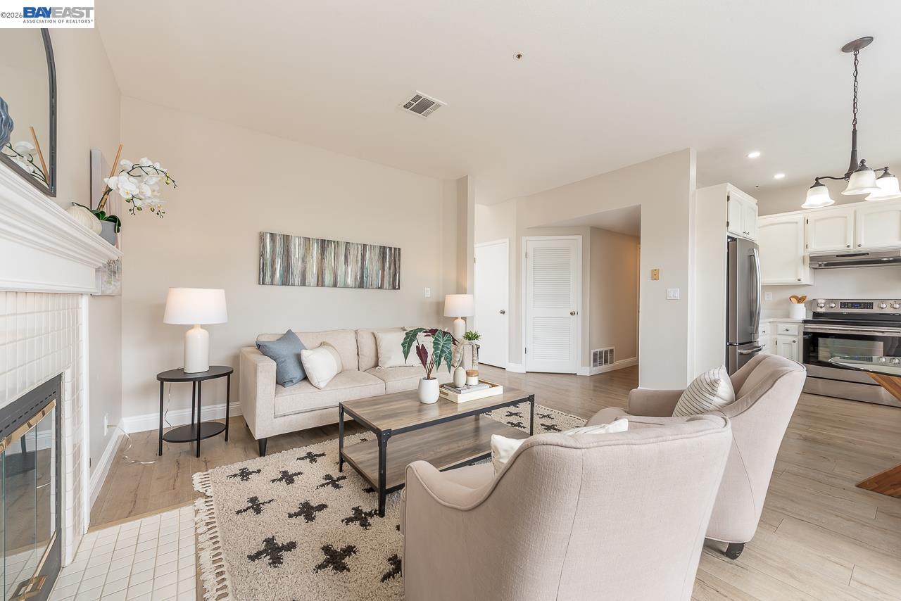 4780 Cabello St