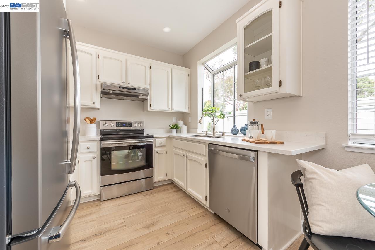 4780 Cabello St