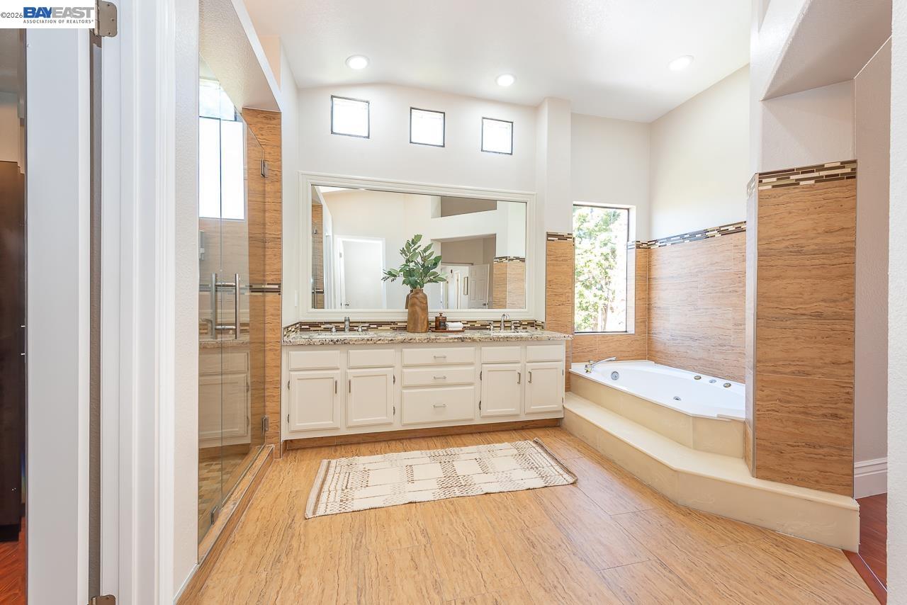 5125 Rose Way