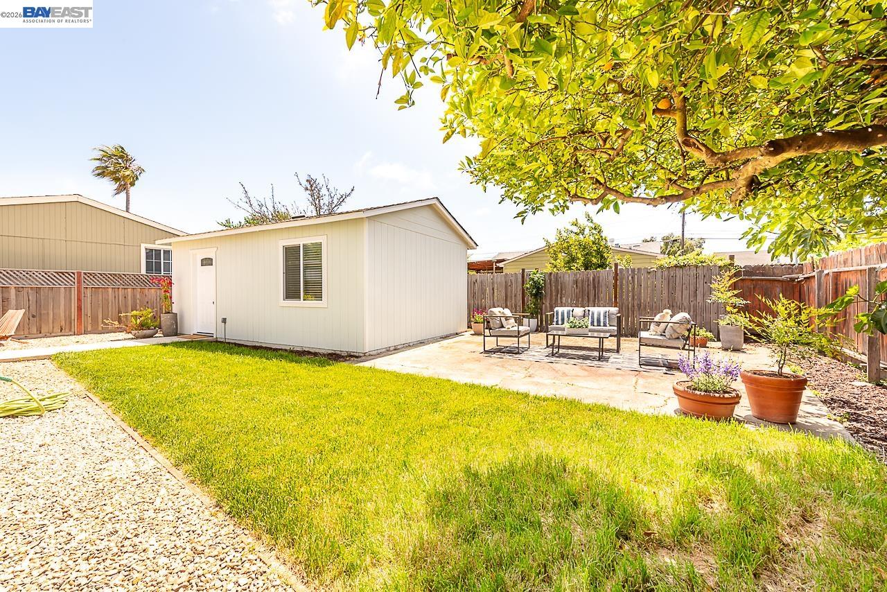 963 Douglas Dr