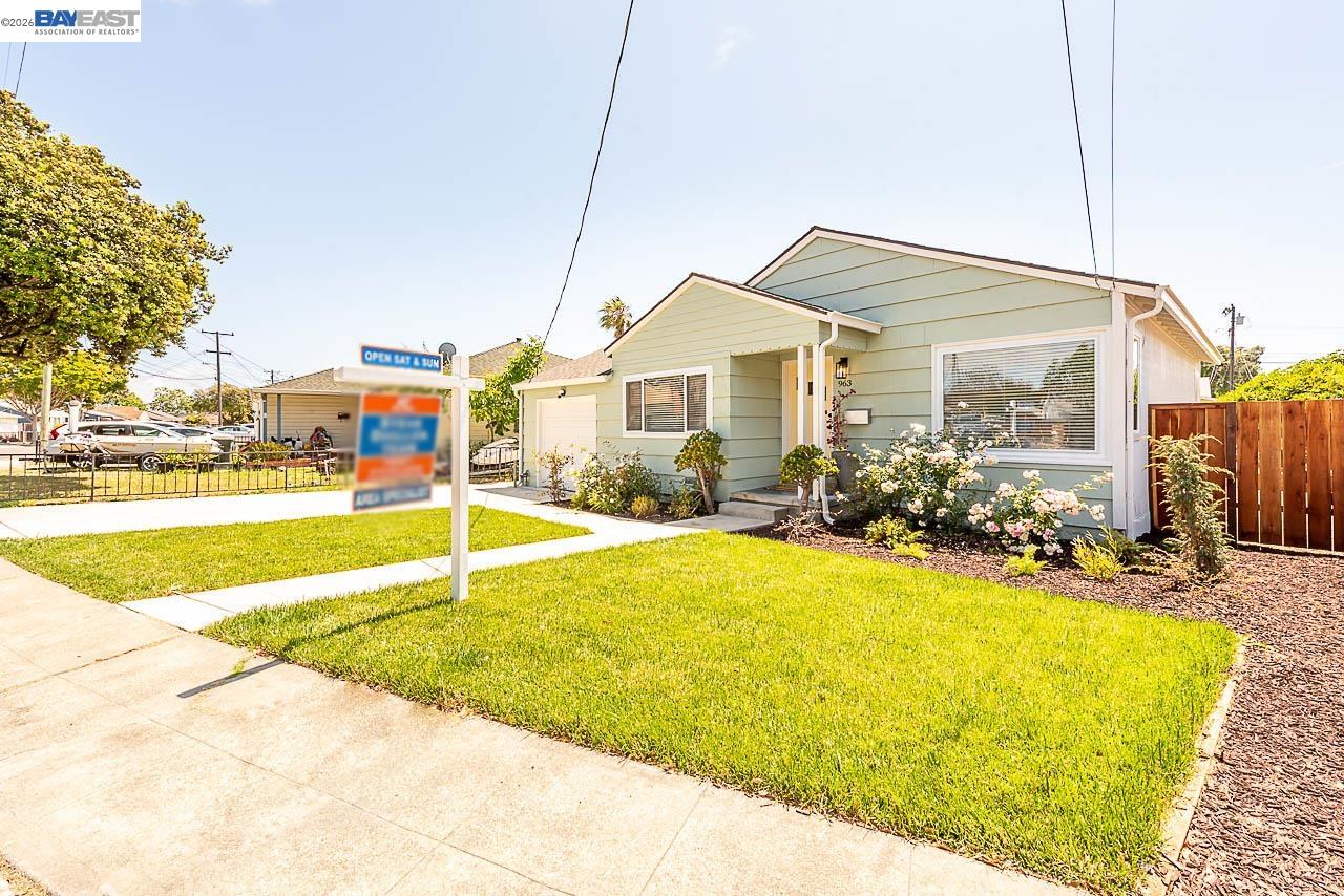 963 Douglas Dr