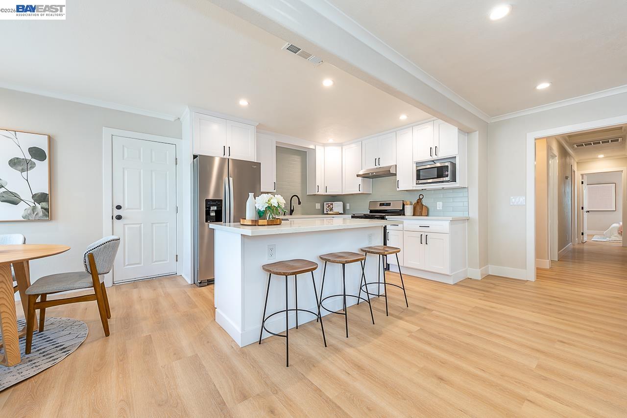 963 Douglas Dr