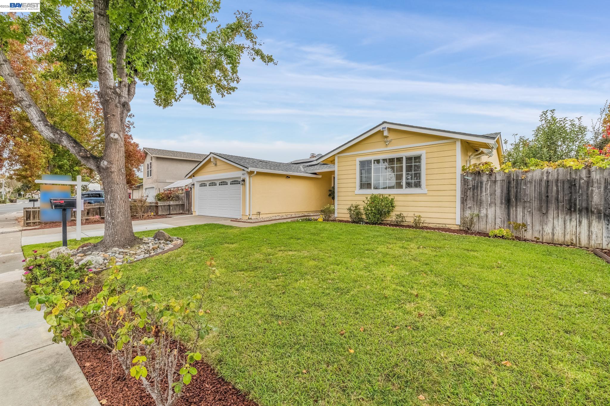 4825 Rose Way