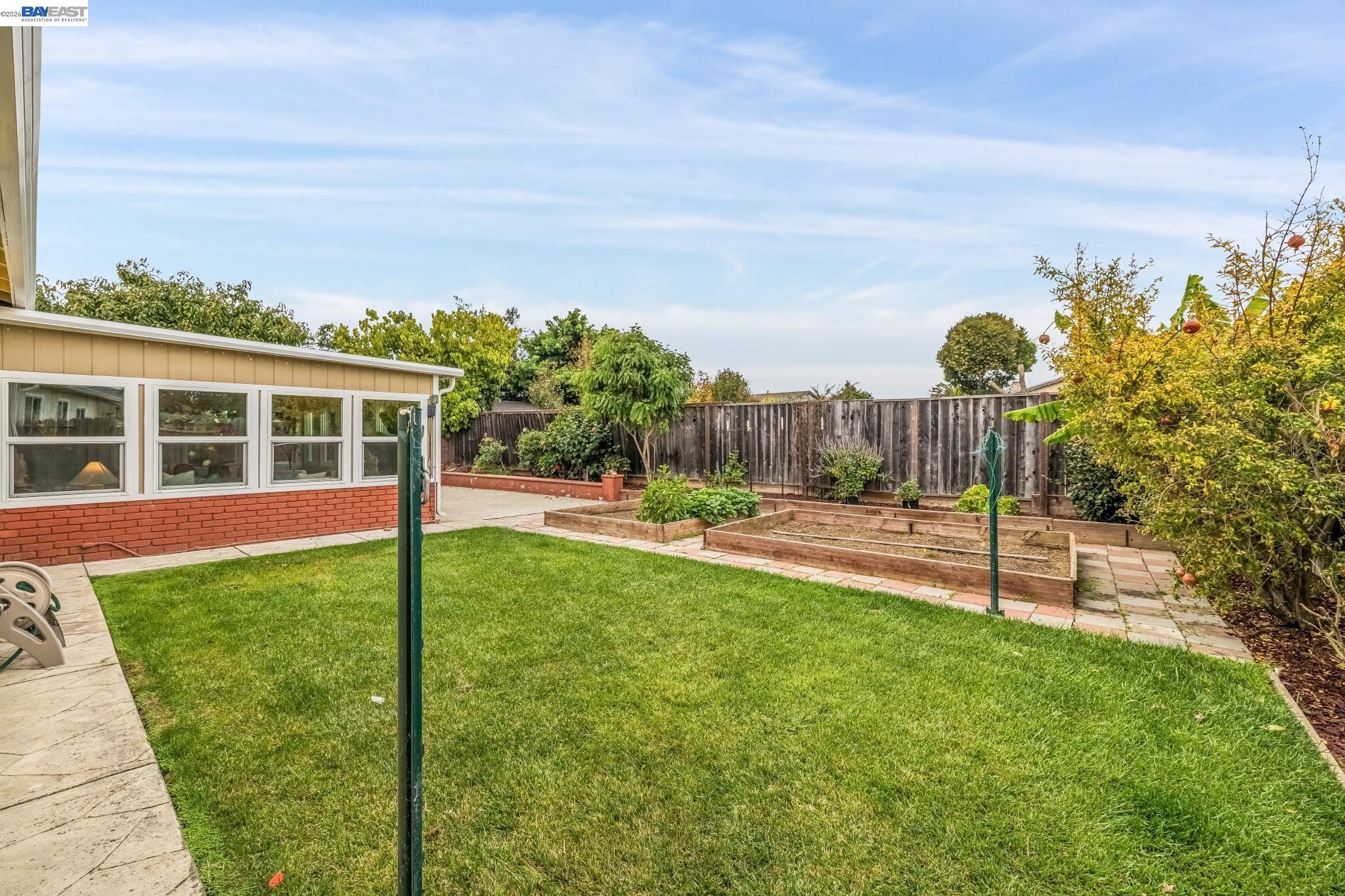4825 Rose Way