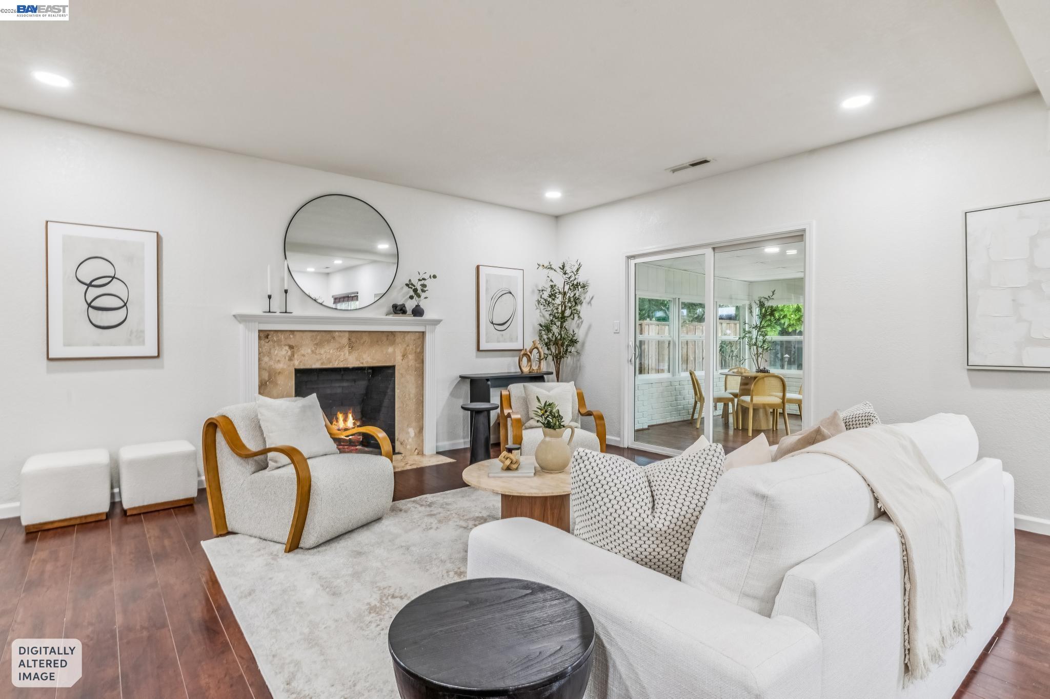 4825 Rose Way
