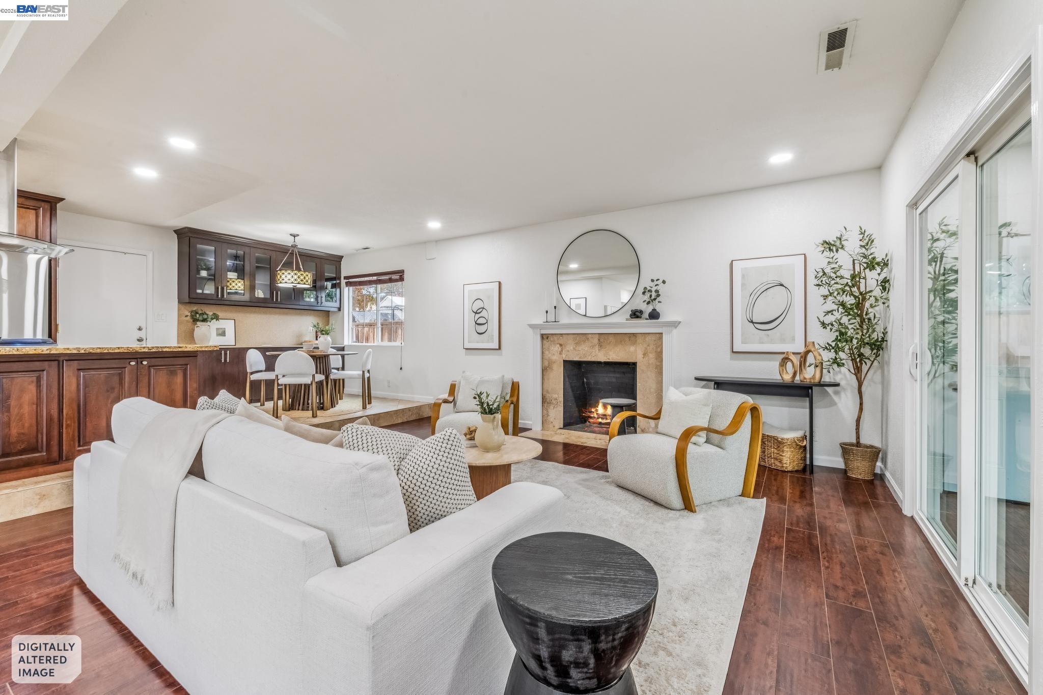 4825 Rose Way