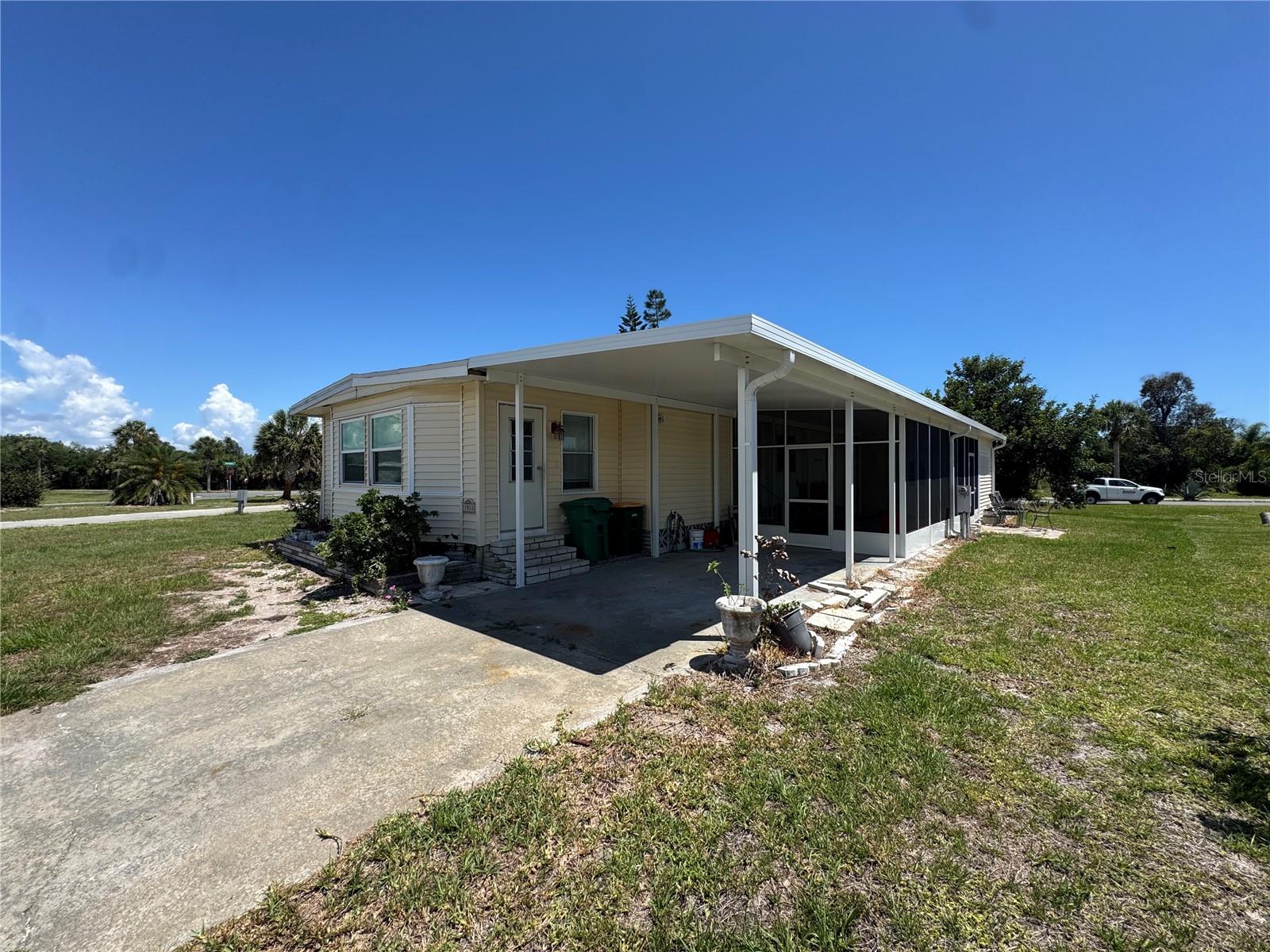 3312 BLUE JAY LN