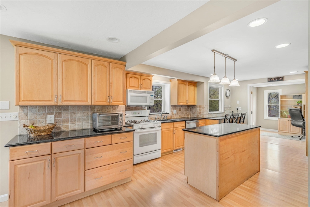 5 Susan Dr