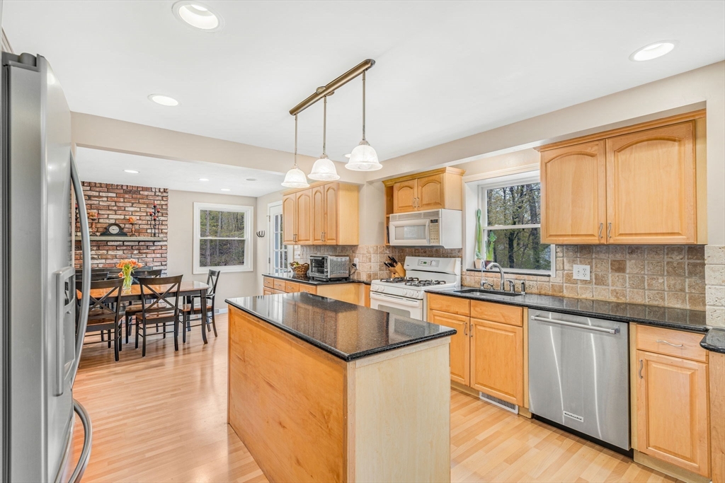 5 Susan Dr