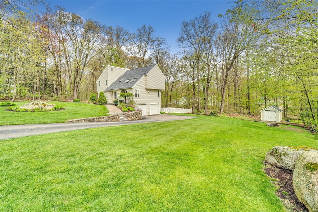 5 Susan Dr