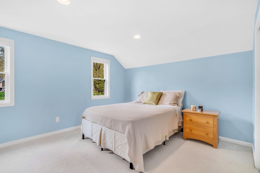 5 Susan Dr