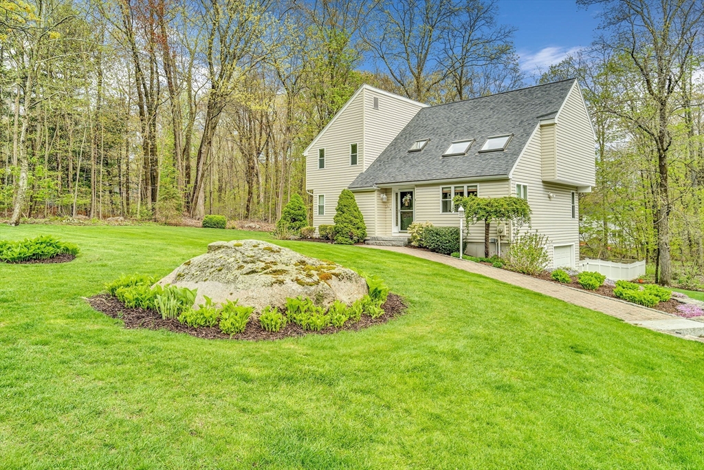 5 Susan Dr