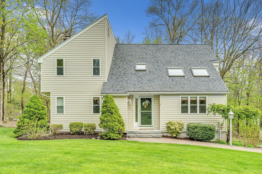 5 Susan Dr