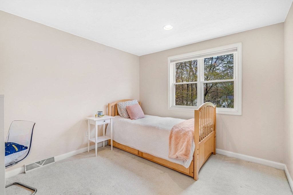 5 Susan Dr