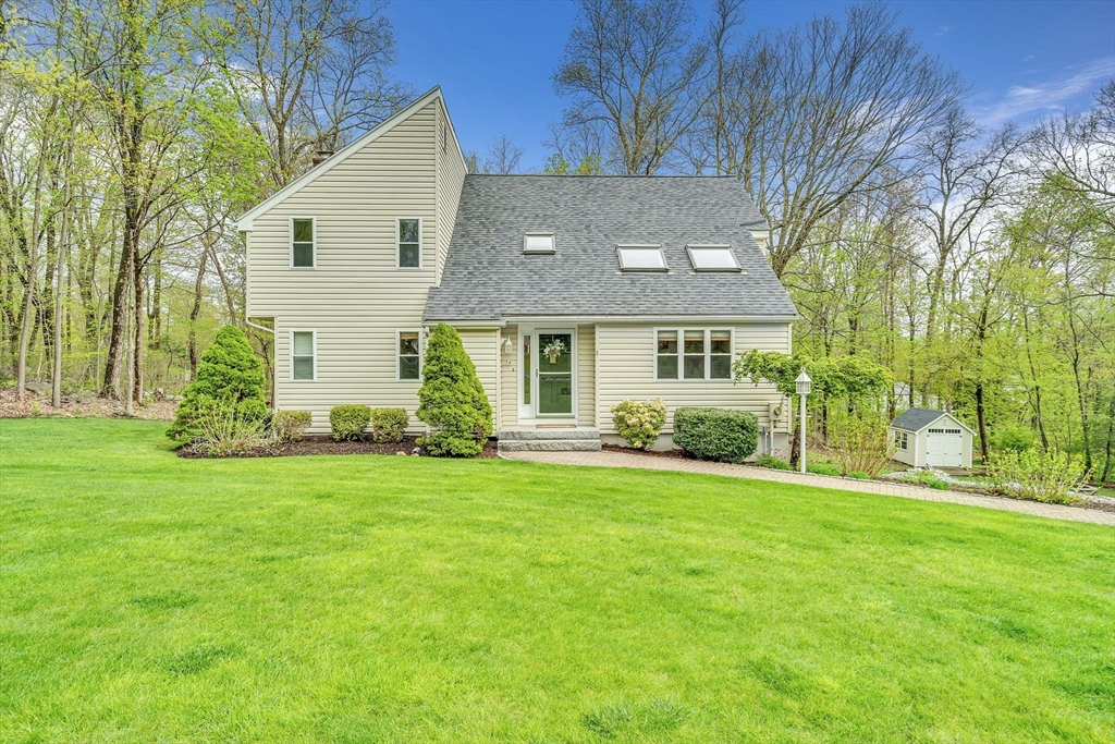 5 Susan Dr