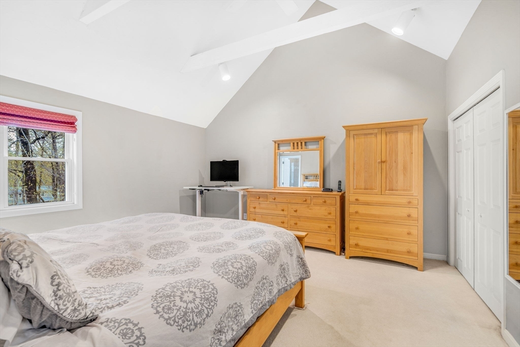 5 Susan Dr