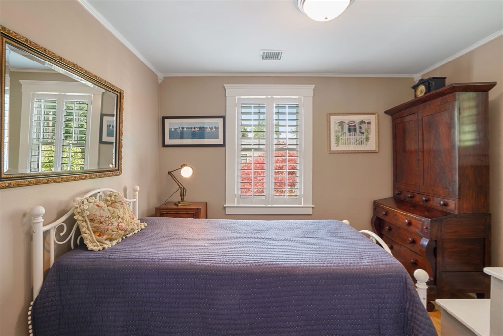 11 Bryn Mawr Rd