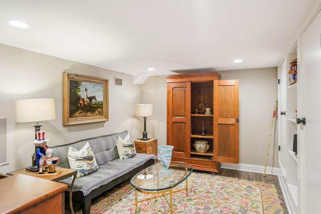 11 Bryn Mawr Rd