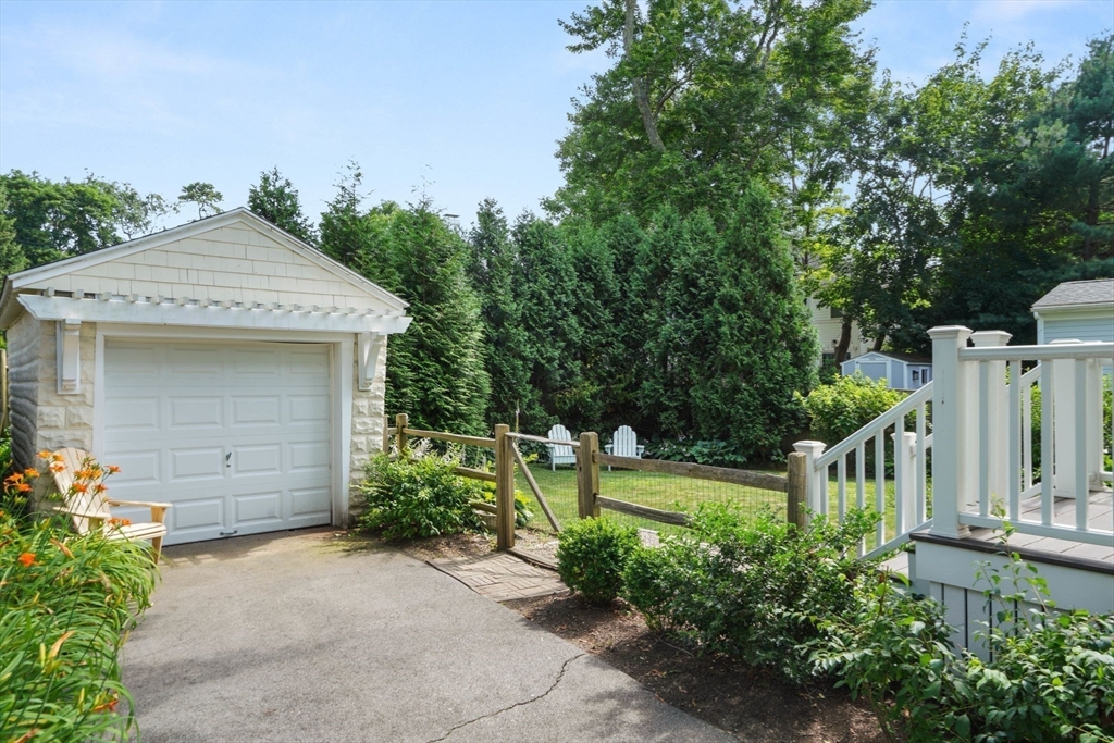 11 Bryn Mawr Rd