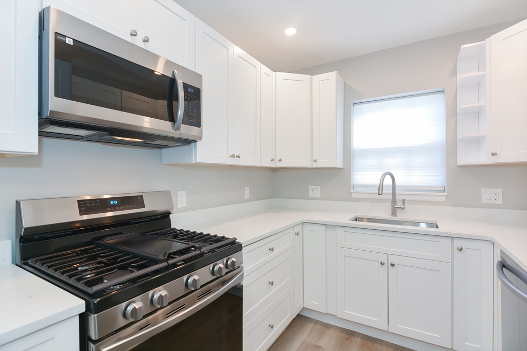 141 Lake Shore Rd # 1