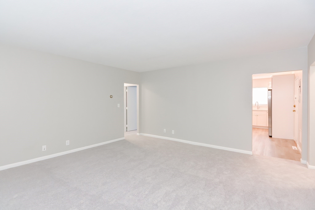 141 Lake Shore Rd # 1