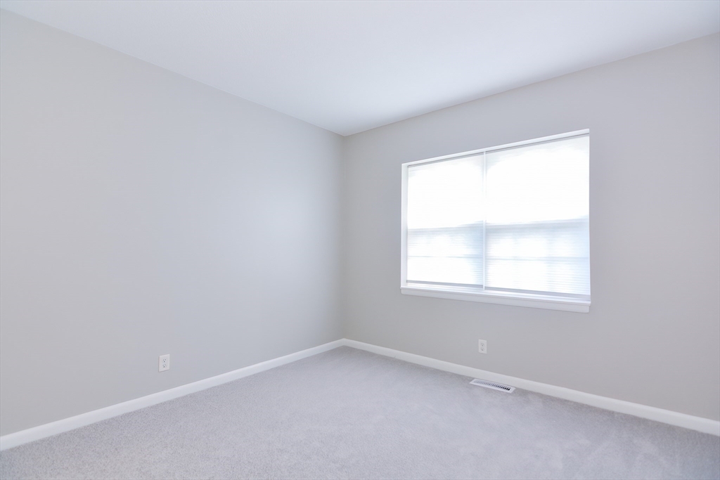 141 Lake Shore Rd # 1
