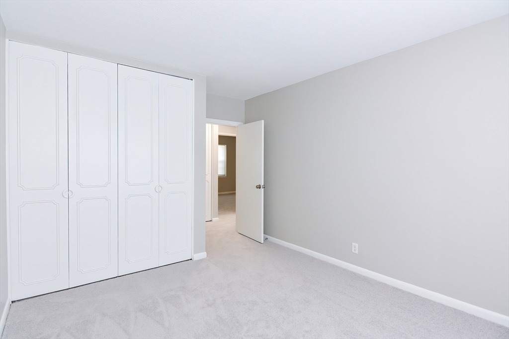 141 Lake Shore Rd # 1