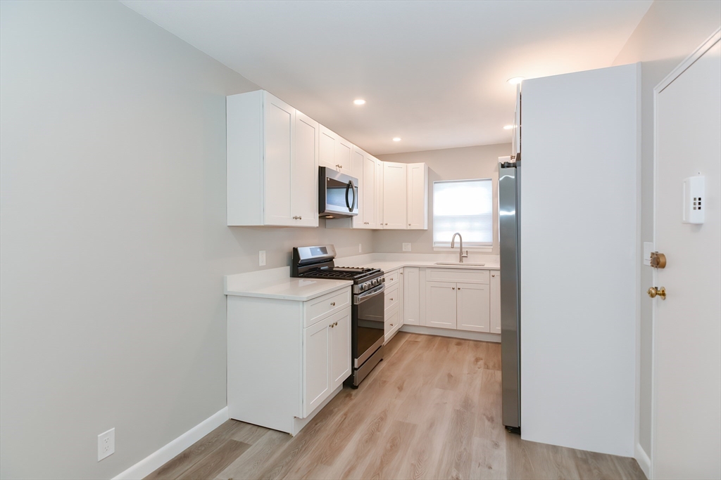 141 Lake Shore Rd # 1