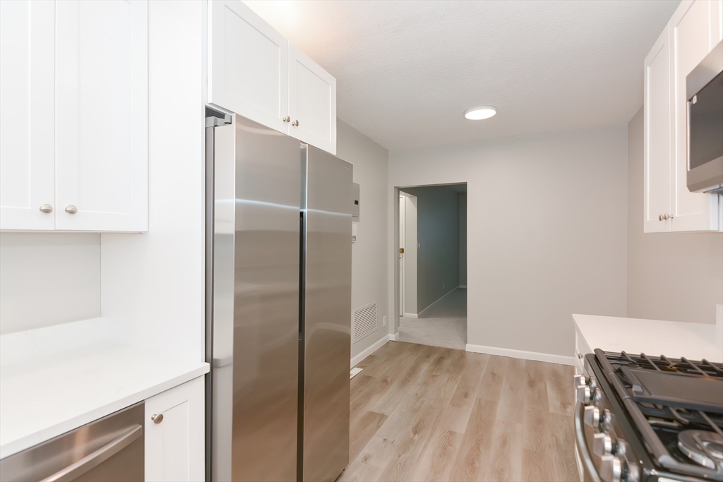 141 Lake Shore Rd # 1