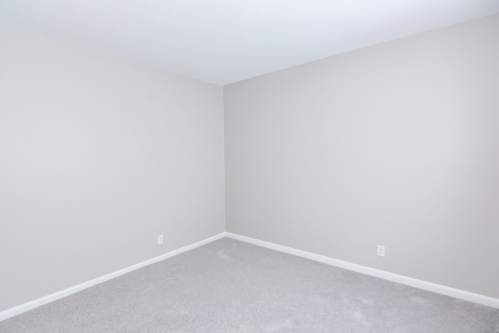 141 Lake Shore Rd # 1