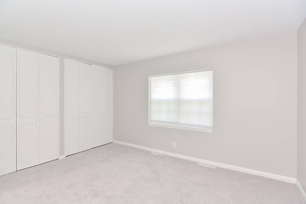 141 Lake Shore Rd # 1