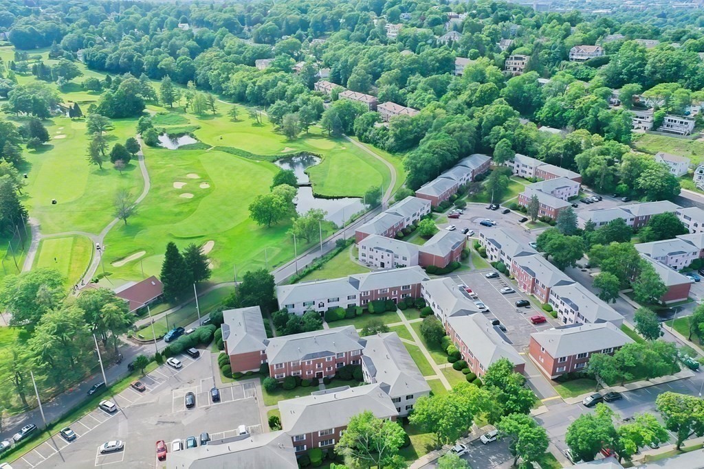 141 Lake Shore Rd # 1
