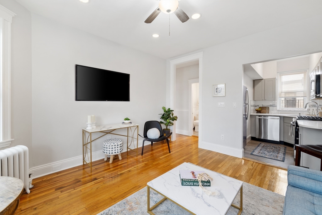 1564 Commonwealth Ave # 11