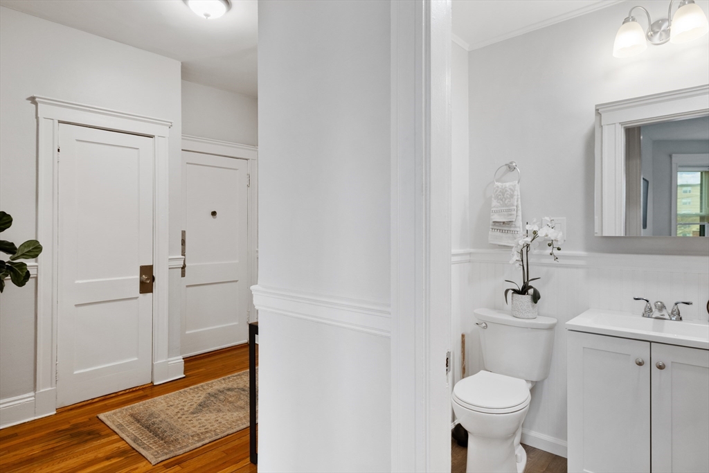 1564 Commonwealth Ave # 11