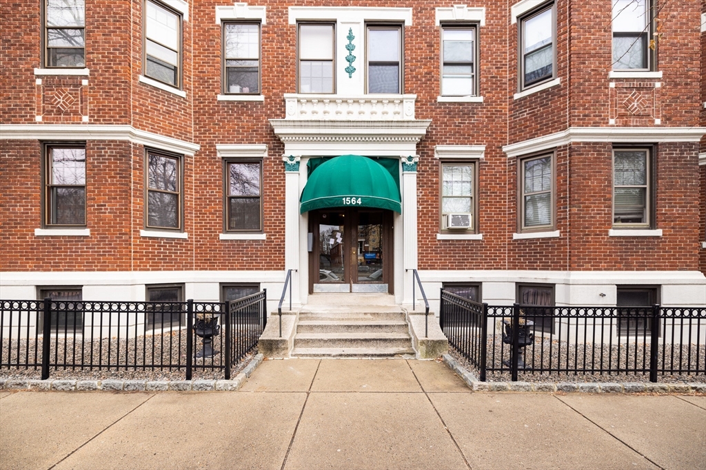 1564 Commonwealth Ave # 11