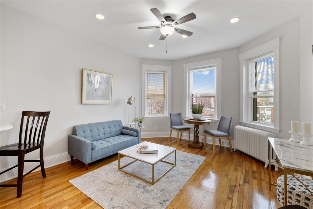 1564 Commonwealth Ave # 11