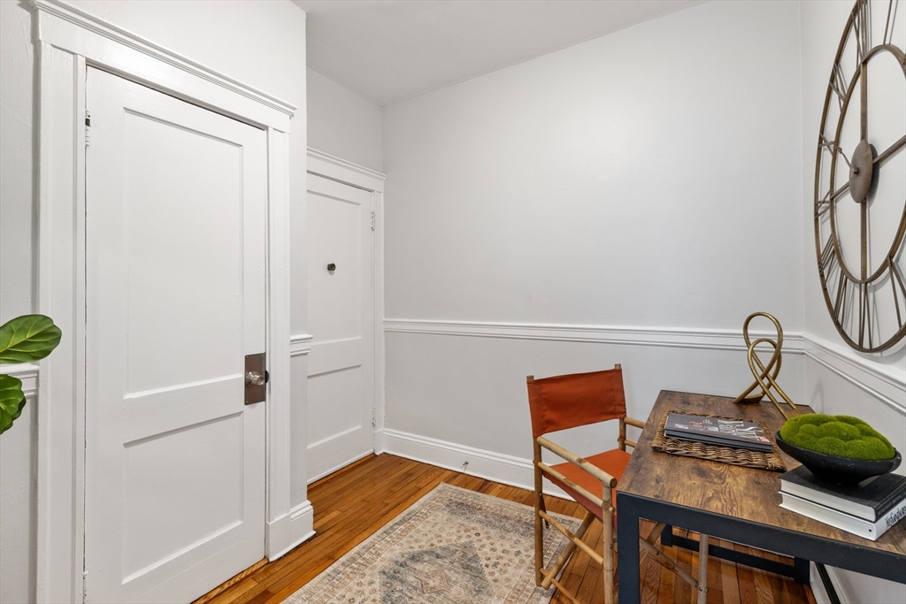1564 Commonwealth Ave # 11
